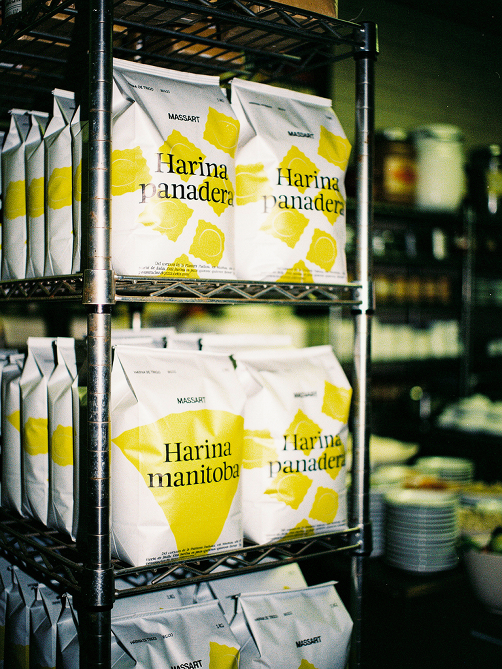 Estrategia de diseño de packaging e identidad visual corporativa para cadenas de restauración.